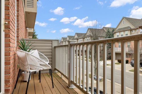 56650 Sunset Dr, Shelby Twp, MI, 48316-5741 | Card Image