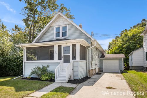 237 Lincoln Ave, Ionia, MI, 48846-1767 | Card Image