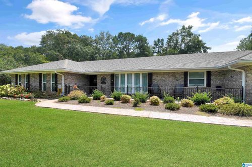 130 Pineview Dr, Jemison, AL, 35085-7864 | Card Image