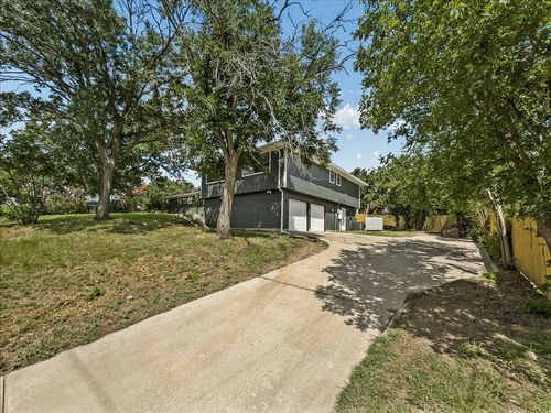 136 Sw Rand Dr, Burleson, TX, 76028-3751 | Card Image