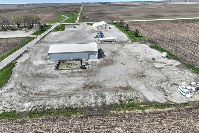 1601 State Highway 128, Home with 0 bedrooms, 2 bathrooms and 20 parking in Bethany IL | Image 5
