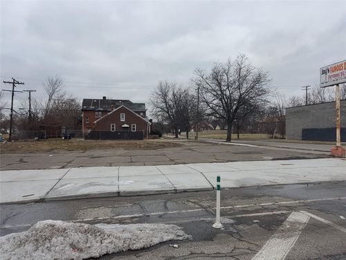 13131 E Warren Ave, Detroit, MI, 48215-2016 | Card Image
