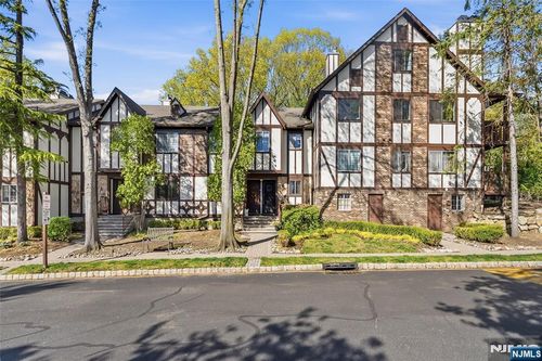 3711 Mark Twain Way, Mahwah, NJ, 07430-3477 | Card Image