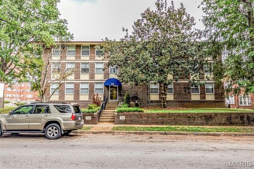3b-7571 Wellington Way, Clayton, MO, 63105-2866 | Card Image