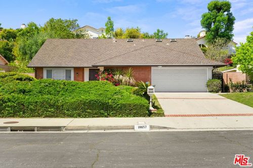18657 Kirkcolm Ln, Porter Ranch, CA, 91326-1155 | Card Image