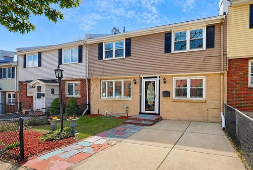 453 E 5th St, Boston, MA, 02127-3044 | Card Image