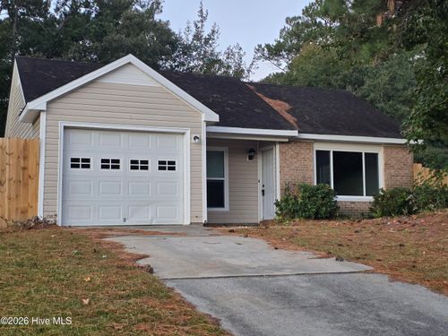 533 Shadowridge Rd, Jacksonville, NC, 28546-7877 | Card Image