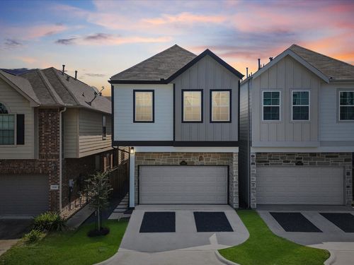 a-1438 Dian St, Houston, TX, 77008-3708 | Card Image