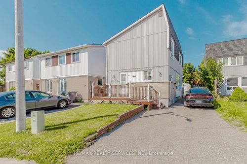 13 Greenbush Crt, Brampton, ON, L6S2K2 | Card Image
