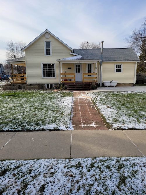 124 S Main St, Saint Louis, MI, 48880-1518 | Card Image