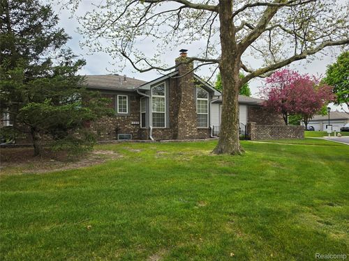 48484 Savoy Ct, Shelby Township, MI, 48315-4279 | Card Image