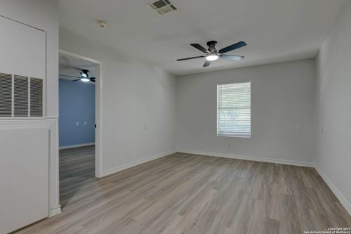 264 Loma Vista St, New Braunfels, TX, 78130-7004 | Card Image