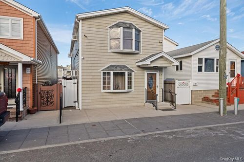 19 W 13th Rd, Broad Channel, NY, 11693-1101 | Card Image