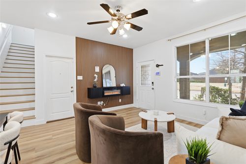 4026 Autumnwood Ln, Heartland, TX, 75126-8299 | Card Image