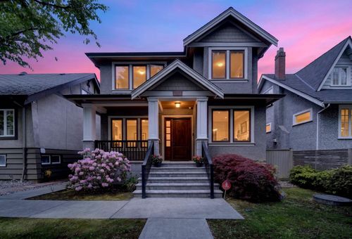 3285 W 12th Ave, Vancouver, BC, V6K2R8 | Card Image