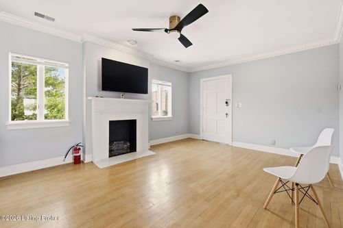 5-2126 Village Dr, Louisville, KY, 40205-1981 | Card Image