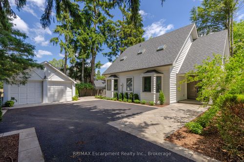 21 2nd St, Oakville, ON, L6J3T1 | Card Image