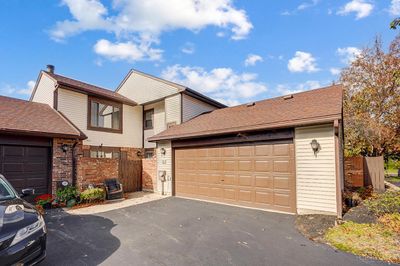 1372 Black Forest Dr, Condo with 2 bedrooms, 2 bathrooms and null parking in West Carrollton OH | Image 3