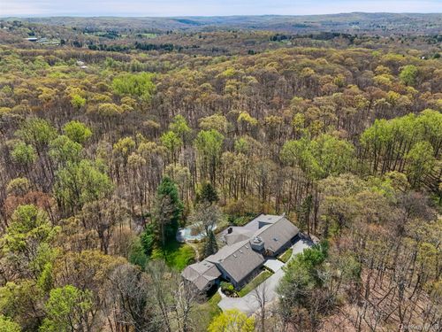 68 Old Aspetong Rd, Katonah, NY, 10536-3845 | Card Image