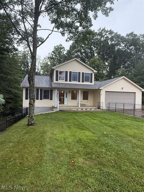 8 Apache Trl, Malvern, OH, 44644-9529 | Card Image