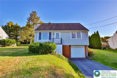 2922 Clayton St, Palmer Twp, PA, 18045-2523 | Card Image