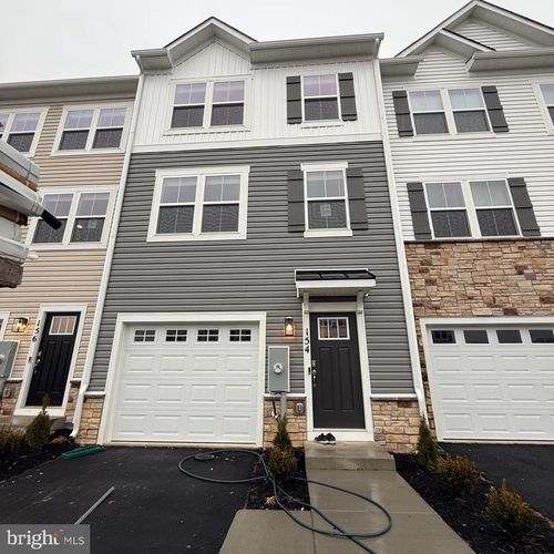154 Munsee Cir, WINCHESTER, VA, 22602-7939 | Card Image