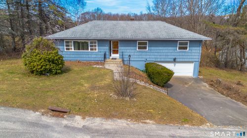 84 Everitt St, Waterbury, CT, 06704-2827 | Card Image