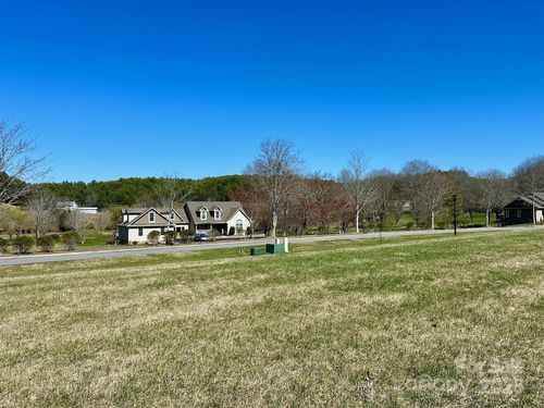 205 Glenwood Dr, Jefferson, NC, 28640-8015 | Card Image