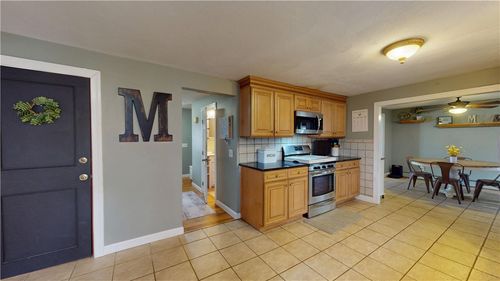 33 Teakwood Dr W, Coventry, RI, 02816-8549 | Card Image