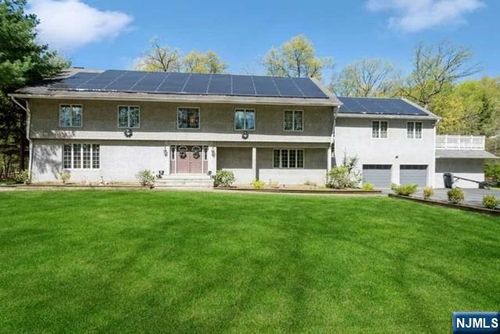 15 Old Oak Dr, Mahwah, NJ, 07430-3010 | Card Image