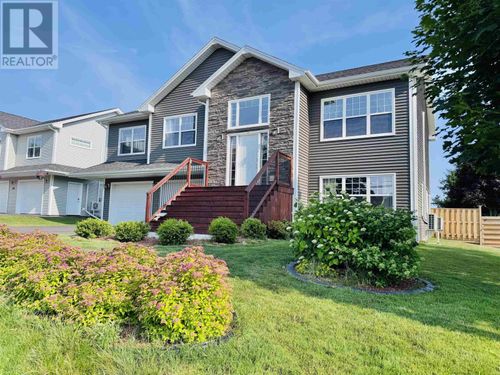 105 Royalty Rd, Charlottetown, PE, C1E3E7 | Card Image