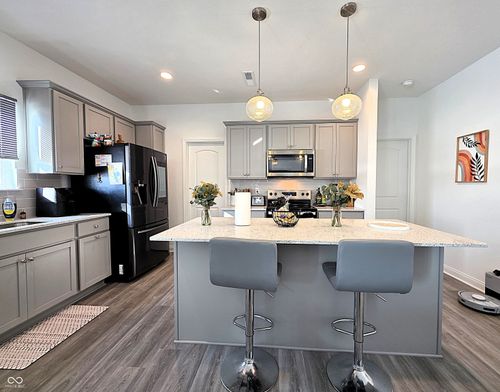 7073 Fowler Dr, Whitestown, IN, 46075-0554 | Card Image