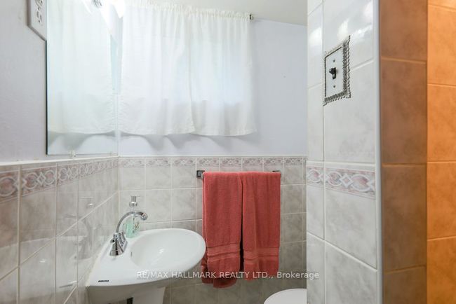 40 Claremore Ave, House other with 3 bedrooms, 2 bathrooms and 3 parking in Scarborough ON | Image 15