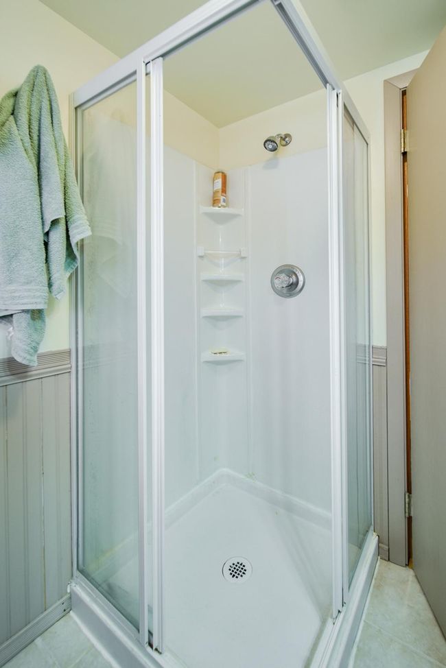 Upper Level 3/4 Bath | Image 38
