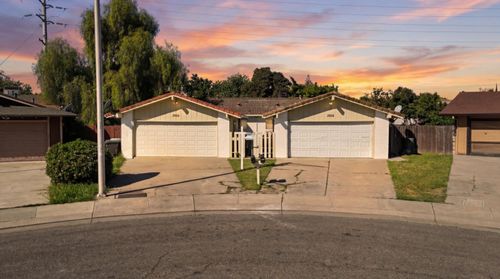 2926 Garrison Ct, Stockton, CA, 95207-2304 | Card Image