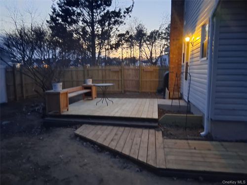 917 Sipp Avenue, Brookhaven, NY, 11772 | Card Image