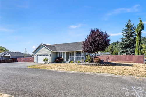 823 Sw 21st St, Chehalis, WA, 98532-4215 | Card Image