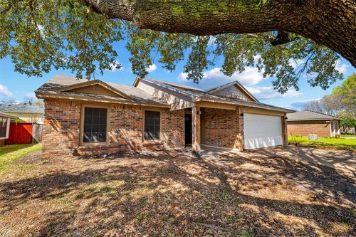 4238 Emerson Dr, Grand Prairie, TX, 75052-3818 | Card Image