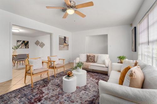 8911 Little Walnut Pkwy, Austin, TX, 78758-6714 | Card Image