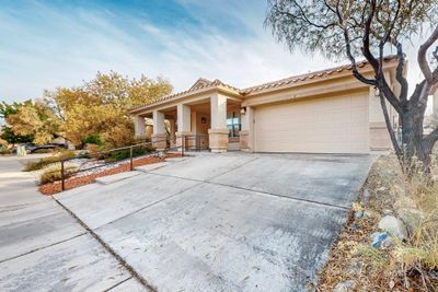 5940 Las Cadenas Road Nw, House other with 4 bedrooms, 2 bathrooms and 2 parking in Albuquerque NM | Image 3