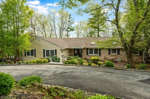 7 Chadwick Rd, Livingston, NJ, 07039-1903 | Card Image