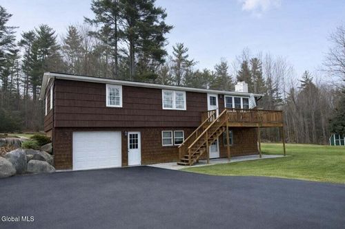 11 Continental Dr, Schroon Lake, NY, 12870-2630 | Card Image