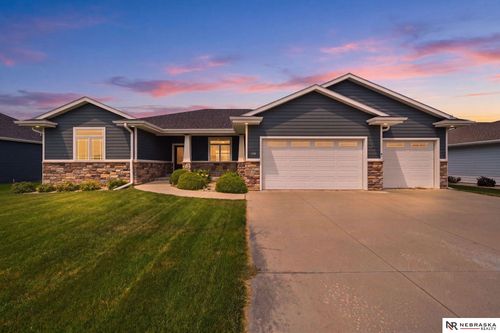 134 Maple St, Seward, NE, 68434-2620 | Card Image