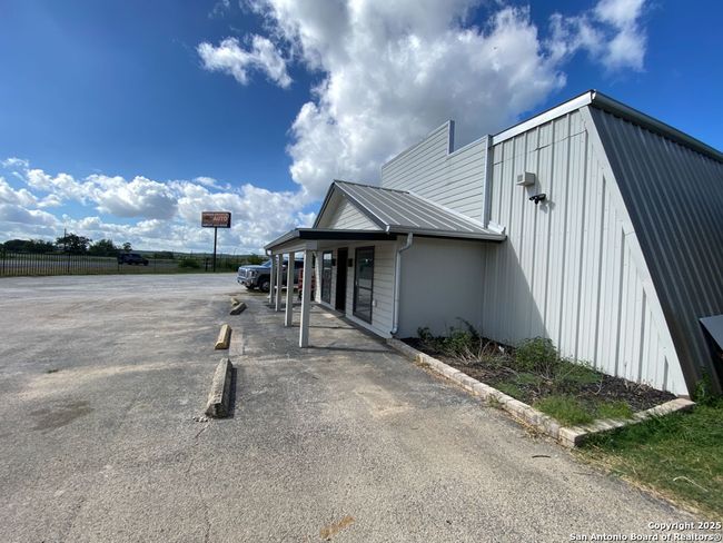 8491 Us Highway 281 N, Home with 0 bedrooms, 0 bathrooms and null parking in Spring Branch TX | Image 10