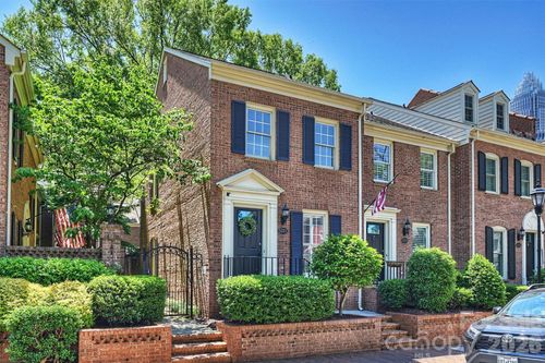 i-520 N Poplar St, Charlotte, NC, 28202-1785 | Card Image