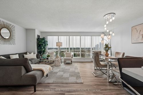906-18 Lee Centre Dr, Scarborough, ON, M1H3H5 | Card Image