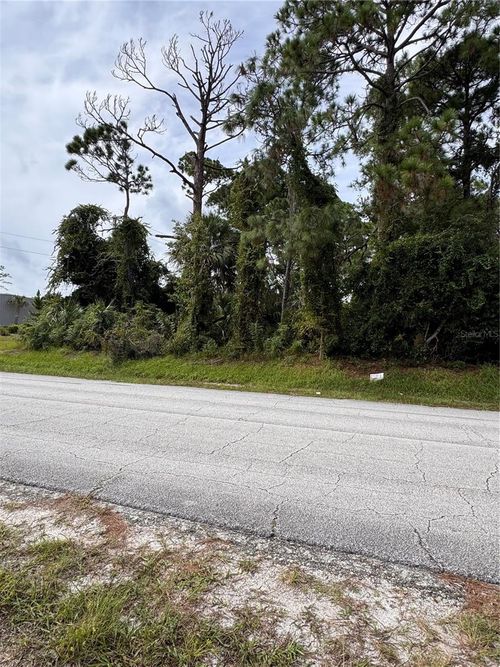 2330 Hibiscus Dr, Edgewater, FL, 32141-4704 | Card Image