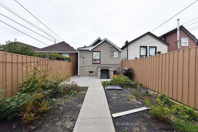 MAIN - 23 Amherst Ave, House other with 2 bedrooms, 1 bathrooms and 1 parking in York ON | Image 11