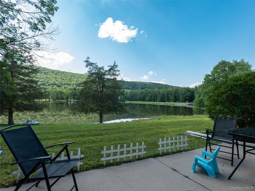 402 Mountain Laurel Dr, Monroe, NY, 10950-5105 | Card Image