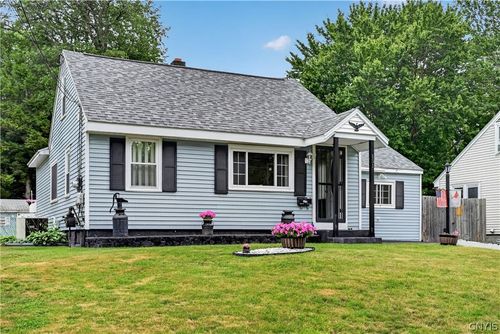 151 Maple Manor Dr, Syracuse, NY, 13212-2136 | Card Image